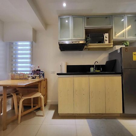 Muggle Stay Guest House - Bonifacio Global City Taguig Манила Экстерьер фото